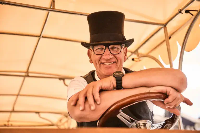Kutschfahrer Dirk Trommler Weimar Kutschfahrer Dirk Trommler Weimar auf seiner e-Kutsche